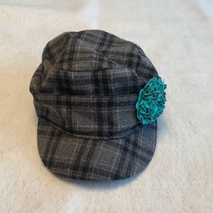 Grey plaid caps Ithaca turquoise flower
